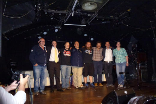 alle Künstler auf der Bühne