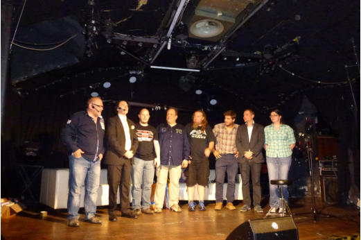 alle Künstler auf der Bühne