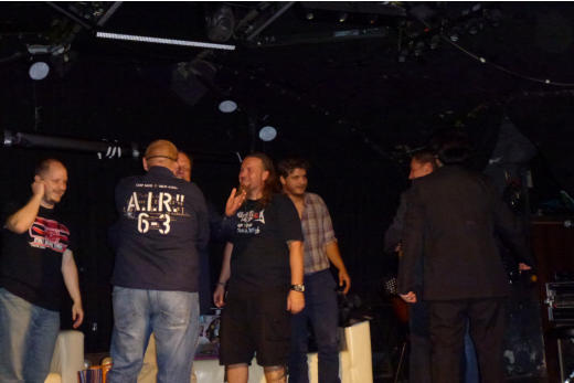 alle Künstler auf der Bühne